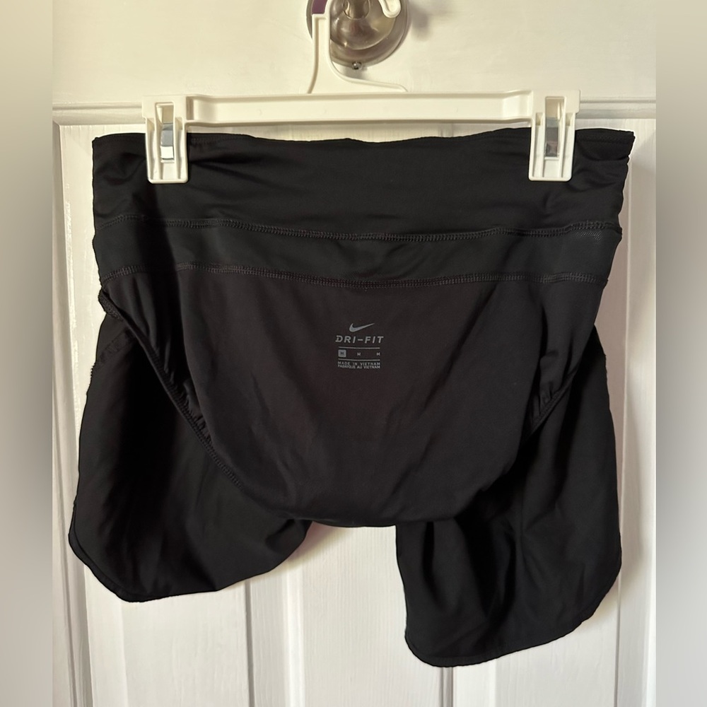 Black Nike running shorts in great condition! Pretty much new - Picture 4 of 8